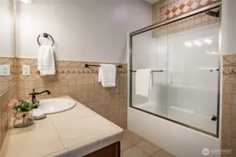 2nd bathroom