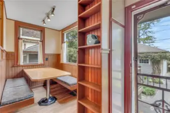 How cool is this breakfast and casual eating nook. Light bright with view to the back yard.