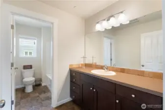 Upstairs full bathroom