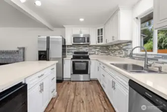 All stainless steel appliances stay