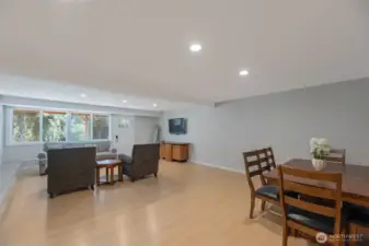 Flex room with its own exterior entrance