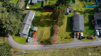 Lot lines are approximate.