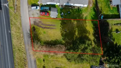 Lot lines are approximate.