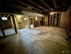 870 sq ft basement
