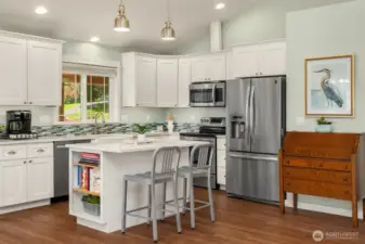 Sunny Shaker-Style Kitchen