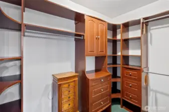 Well equipped walk in closet.
