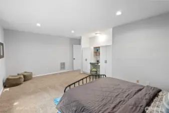 2nd bedroom