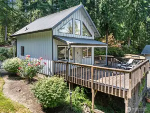 Fully permitted guest quarters/cabin with large deck.