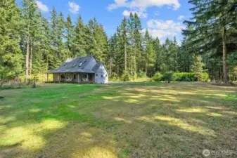 The mini orchard offers 20 +/- trees. Apple varietals include Gravenstein, Kinder Crisp, Jonagold, Red Alkmene, Akane. There are six varietals of strawberries.