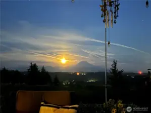 Moon rise over the mountains. Many of these photos are just taken with a regular iPhone.  It truly is this gorgeous!
