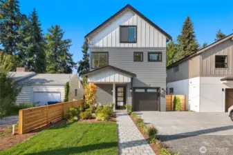 3814 sits on its own lot, no ADU. Plenty of parking plus a level, fully-fenced backyard too!