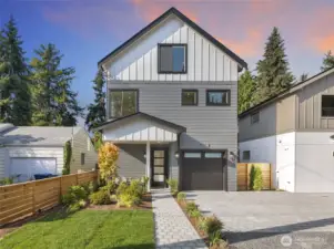 3814 sits on its own lot, no ADU. Plenty of parking plus a level, fully-fenced backyard too!