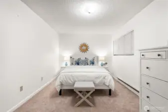 Primary en-suite bedroom