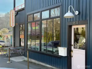 Discover nearby foodie hostspots, like the Flora Bakehouse