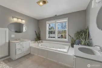 Primary Ensuite Bathroom