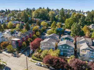 Convenient location with easy access to downtown or Ballard plus several bike/walking trails