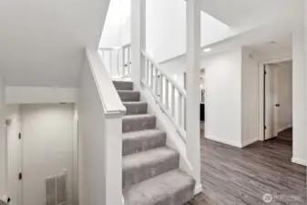 Foyer/Stairway