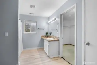 4 piece en suite with spacious closet.