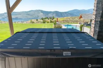 Large hot tub on lower patio