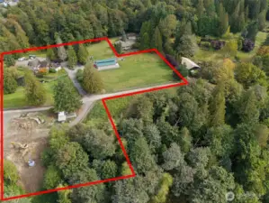 Aerial view clearly outlining the property lines for a full sense of space and boundaries