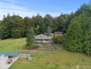 Aerial view clearly outlining the property lines for a full sense of space and boundaries