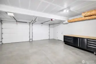 garage virtually cleaned up