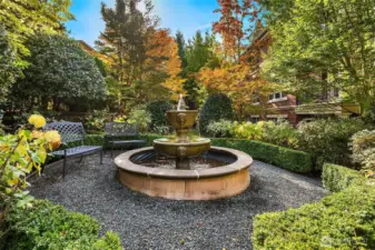 Lovely maintained grounds in this secure, well managed building