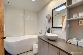 Ahhh... imagine relaxing here in this soaking tub!