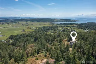 Ideally located on San Juan Island, offering peaceful seclusion while remaining convenient to Friday Harbor amenities.