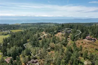 Expansive acreage with elevated positioning to maximize water and valley views—an exceptional San Juan Island real estate opportunity.