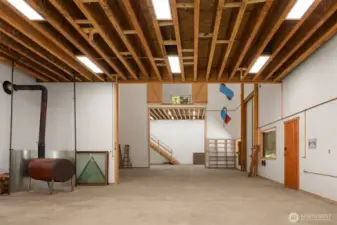 With a wood stove, sink, air compressor system, and a dedicated 200-amp panel, this space is ready to bring your boldest ideas to life. Where will your dreams take you?