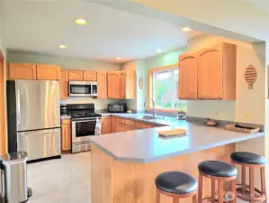 Workable kitchen with eating space