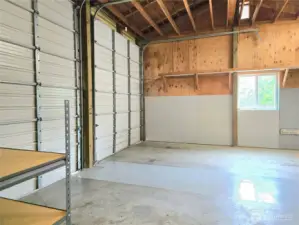 2 tall bay doors.