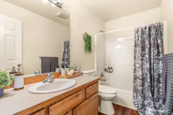 Upper Full Bath