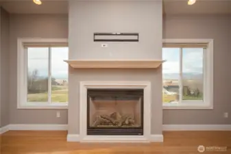 Great Room Gas Fireplace with mantle