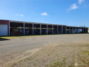 20+ Equipment Storage Bays