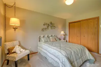 2nd bedroom