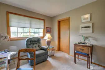 Bedrom used as office