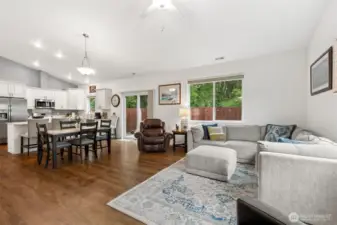 Spacious great room can handle any variety & arrangment of furnishings
