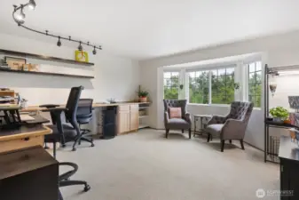 Large 2nd bedroom used as home office