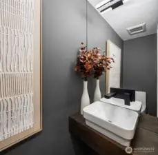 Powder room on the main