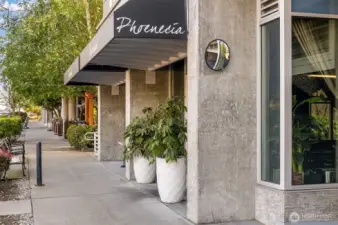 Places to meet for Happy Hour!