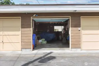 One-car garage with alley access