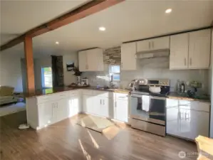 Large Sunfilled Kitchen