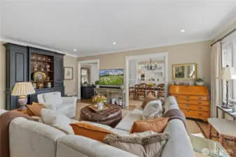 what a perfect home to bring your favorite antiques and modern finds- blends perfectly in these large spaces.