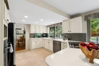 Perfect layout for cooking at home, ample counter space.