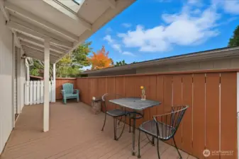 Cozy private Deck