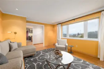 Living room towards kitchen...