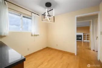 dining towards living...