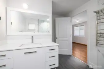 Bath off of bonus/primary w/heated towel bars...